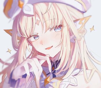 1girl bare_shoulders beret blonde_hair blue_eyes blush close-up commentary_request facial_mark forehead_mark genshin_impact hat highres long_hair looking_at_viewer nicole_reeyn open_mouth orebo_re pointy_ears simple_background smile solo symbol-shaped_pupils upper_body white_background white_hat