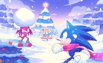 3boys bloo_2024 christmas_tree commentary english_commentary green_eyes grin highres knuckles_the_echidna multiple_boys scarf smile snow snowball snowball_fight snowing sonic_(series) sonic_the_hedgehog surprised tails_(sonic)