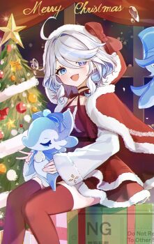 1girl :d ahoge blue_eyes blue_hair blush bow bowtie cape christmas christmas_tree commentary_request cropped double-parted_bangs dress feet_out_of_frame fur-trimmed_cape fur-trimmed_dress fur_trim furina_(genshin_impact) genshin_impact gentilhomme_usher hair_between_eyes hair_bow hair_intakes heterochromia highres long_sleeves looking_at_viewer merry_christmas multicolored_hair open_mouth purple_eyes red_bow red_bowtie red_cape red_dress red_thighhighs santa_costume santa_dress short_hair sitting smile streaked_hair surintendante_chevalmarin tennensui_(midorinokaibutu4500) thighhighs two-tone_hair watermark white_hair
