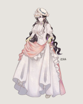 1girl absurdres anm39259 artist_name black_hair bow closed_mouth commentary dated dress full_body gloves gown grey_background hat hat_bow highres isolde_(reverse:1999) juliet_sleeves long_dress long_hair long_sleeves looking_at_viewer puffy_sleeves purple_eyes reverse:1999 shoes skirt_hold smile solo standing veil very_long_hair wavy_hair white_bow white_dress white_hat white_shoes white_veil yellow_gloves