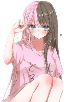 Rule 34 | 1girl, black hair, blue eyes, blush, brown nails, commentary, highres, hiro (hirohiro31), long hair, looking at viewer, multicolored hair, pink hair, pink shirt, shirt, solo, split-color hair, tachibana hinano, two-tone hair, untranslatable commentary, virtual youtuber, vspo!, white background