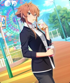 1girl amusement_park black_pants black_suit blue_sky blush braid brown_eyes brown_hair buttons cloud cup day disposable_cup drink drinking drinking_straw drinking_straw_in_mouth dutch_angle english_text ferris_wheel formal_clothes from_side game_cg holding holding_cup label lamppost looking_at_viewer looking_to_the_side mountain official_art outdoors pants railing red_pupils shidou_maki_(toji_no_miko) shirt short_hair_with_long_locks single_braid sky solo spiked_hair suit third-party_source toji_no_miko toji_no_miko:_kizamishi_issen_no_tomoshibi tree white_shirt