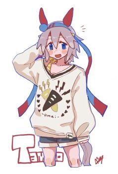 1girl 4me_4ma animal_ears blue_eyes blue_hairband blush carrot_print collarbone commentary_request ear_covers fang food_print grey_hair grey_tail hair_between_eyes hairband headband horse_ears horse_girl horse_tail long_hair long_sleeves looking_at_viewer multicolored_hairband open_mouth red_headband shirt smile solo striped_clothes striped_hairband tail tamamo_cross_(casual)_(umamusume) tamamo_cross_(umamusume) two-tone_hairband umamusume very_long_hair white_shirt
