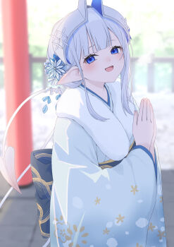 1girl :d absurdres blue_eyes blue_kimono blurry blurry_background commentary_request day demon_girl demon_horns demon_tail depth_of_field fur_collar grey_hair hashiko_nowoto highres horns japanese_clothes kimono long_sleeves looking_at_viewer obi open_mouth original outdoors palms_together pointy_ears rapi_(hashiko_nowoto) sash smile solo tail wide_sleeves
