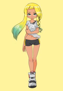 1girl bike_shorts black_shorts blonde_hair blush colored_tips commentary_request dark-skinned_female dark_skin eyebrow_cut full_body green_hair grey_shirt highres humanization inkling_girl inkling_player_character koharu2.5 long_hair looking_at_viewer multicolored_hair navel nintendo shirt shorts simple_background solo splatoon_(series) splatoon_3 standing straight-on torn_clothes torn_shirt two-tone_hair yellow_background yellow_eyes