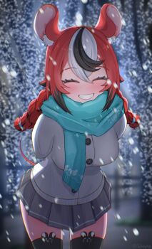 1girl :d absurdres alternate_costume animal_ears arms_behind_back black_hair black_streaks black_thighhighs blue_scarf blurry blurry_background braid breasts cardigan commentary crossed_bangs double-parted_bangs english_commentary facing_viewer grey_cardigan grey_skirt grin hair_between_eyes hakos_baelz highres hololive hololive_english large_breasts leaning_forward long_hair looking_at_viewer low_twin_braids miniskirt mouse_ears mouse_girl mouse_tail open_mouth outdoors pleated_skirt scarf skirt smile snowing solo tail thighhighs twin_braids virtual_youtuber white_streaks yahnuko