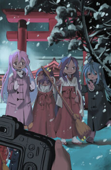 >_< 1boy 4girls absurdres ahoge black_coat blue_hair bow broom camera closed_eyes coat commentary_request crinoids dropped_object duffel_coat bad_tag glasses hair_bow highres hiiragi_kagami hiiragi_tsukasa holding holding_camera izumi_konata izumi_soujirou japanese_clothes long_hair lucky_star miko mittens multiple_girls pink_coat pink_hair pink_mittens purple_eyes purple_hair red_bow round_eyewear short_hair shrine siblings sisters snow takara_miyuki torii twins twintails winter