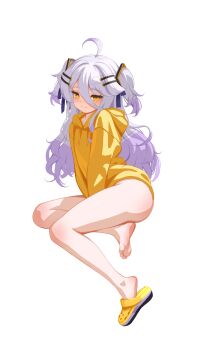 1girl ahoge between_legs bottomless closed_mouth commentary gradient_hair grey_hair hair_between_eyes hair_ornament hair_ribbon hairclip hand_between_legs henya_the_genius highres hood hoodie indie_virtual_youtuber long_hair long_hair_between_eyes looking_at_viewer multicolored_hair purple_hair purple_ribbon ribbon sansha_art sidelocks simple_background single_bare_foot single_slipper slippers smile solo toes two_side_up virtual_youtuber white_background yellow_hoodie