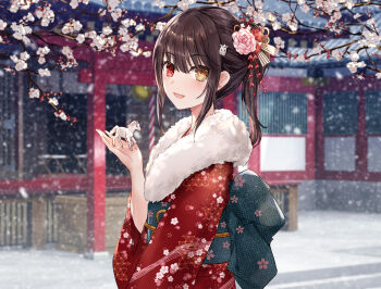 1girl :d asle black_hair cherry_blossoms date_a_live floral_print floral_print_kimono fur-trimmed_kimono fur_trim heterochromia highres japanese_clothes kimono looking_at_viewer obi open_mouth print_kimono red_eyes red_kimono sash smile snow snowing solo tokisaki_kurumi yellow_eyes