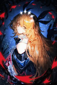 1girl air_bubble black_bow black_bowtie black_capelet blue_background bow bowtie brown_hairband bubble capelet closed_mouth fish green_eyes hairband highres ishmael_(project_moon) limbus_company long_hair looking_at_viewer multiple_hair_ribbons off-shoulder_capelet orange_hair project_moon solo tidal_elegy_(e.g.o) upper_body water yuemiao