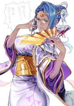 1girl blue_eyes blue_hair blue_lips blue_nails breasts commentary_request dark-skinned_female dark_skin fire_emblem fire_emblem_heroes flower glasses hair_flower hair_ornament hand_fan heimdallr_(fire_emblem) heimdallr_(new_year's_vision)_(fire_emblem) highres holding holding_fan japanese_clothes kimono large_breasts looking_at_viewer nail_polish nintendo official_alternate_costume rose smile solo tiara translation_request tsujii_luki upper_body white_flower white_kimono white_rose
