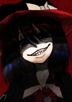 1girl black_capelet black_eyes black_hair black_hat bow bowtie capelet evil_eyes evil_grin evil_smile grin hair_bow hat hat_bow horror_(theme) looking_at_viewer muraryo red_background red_bow red_bowtie shirt short_hair smile touhou usami_renko white_bow white_shirt