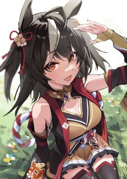 1girl absurdres ahoge animal_ears bare_shoulders black_gem black_hair black_thighhighs blush bow breasts chanchanko_(clothes) cleavage cleavage_cutout clothing_cutout commentary_request detached_sleeves ear_ribbon gem highres horse_ears horse_girl kitasan_black_(crowning_ooban)_(umamusume) kitasan_black_(umamusume) kouhaku_nawa large_breasts looking_at_viewer medium_hair multicolored_hair open_mouth red_eyes rope shimenawa smile solo streaked_hair thighhighs umamusume white_hair yin_lan-