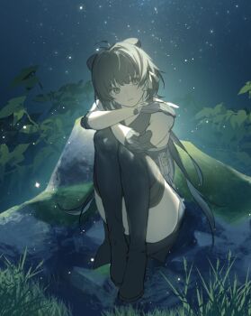 1girl antenna_hair bare_shoulders black_boots black_hair black_thighhighs boots closed_mouth earrings elbow_pads female_rover_(wuthering_waves) hair_ornament hair_ribbon hand_up hashtag-only_commentary jewelry knees_up legs_together looking_at_viewer low_ponytail nature night outdoors ponytail ribbon rover_(wuthering_waves) sitting soda13erry solo tacet_mark_(wuthering_waves) thigh_boots thighhighs thighhighs_under_boots thighs triangle_earrings wuthering_waves yellow_eyes yellow_ribbon