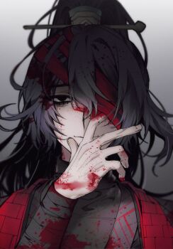 1boy 3cnfw bags_under_eyes bandaged_head bandages black_hair black_hanfu blood blood_on_face blood_splatter chinese_clothes commentary_request facing_viewer hair_ornament hanfu high_ponytail highres hong_lu_(project_moon) hongyuan_(identity)_(project_moon) korean_commentary limbus_company long_hair looking_at_viewer male_focus official_alternate_costume one_eye_covered ponytail project_moon red_scarf scarf smirk solo stole straight-on xiao_guan_(headdress)