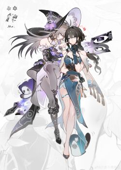 &gt;_&lt; 2girls :t absurdres antenna_hair artist_name ascot asymmetrical_footwear bare_legs black_bodystocking black_boots black_choker black_hair black_hat black_sleeves black_tail bodystocking boots breasts cheek_poking china_dress chinese_clothes chinese_commentary choker clematis_(flower) clenched_hands closed_mouth clothing_cutout commentary_request covered_navel cake_cat_(honkai:_star_rail) cross-laced_clothes cross-laced_sleeves crossed_legs crying crying_with_eyes_open cutout_above_navel detached_collar detached_sleeves double-parted_bangs double_helix dress dropping elbow_gloves elbow_on_arm elbow_rest expressionless eye_contact finger_to_another&#039;s_cheek flats flower frilled_boots frilled_sleeves frills fringe_trim full_body gloves green_dress green_eyes green_gloves green_shoes grey_background grey_hair grey_pantyhose hair_between_eyes hair_bun hair_intakes hair_ornament hand_on_another&#039;s_cheek hand_on_another&#039;s_face hat hat_flower herta_(honkai:_star_rail) herta_(wisteria_cake)_(honkai:_star_rail) highres honkai:_star_rail honkai_(series) jewelry key knee_boots knee_up knees lace-up_boots large_hat layered_sleeves long_dress long_hair looking_at_another looking_to_the_side medium_breasts mie_xing miniskirt monochrome_background motion_lines multiple_girls navel_cutout necklace on_weapon oversized_object pankou pantyhose partially_shaded_face pearl_necklace pelvic_curtain pleated_skirt plum_blossom_print plum_blossoms poking profile purple_eyes purple_flower ruan_mei_(honkai:_star_rail) ruan_mei_(lambda&#039;s_friend)_(honkai:_star_rail) shoes shoulder_cutout side_slit single_hair_bun skirt sleeves_past_wrists smile standing strapless strapless_dress tail_raised tears the_herta_(honkai:_star_rail) thigh_strap trembling uneven_footwear watermark weibo_watermark white_ascot white_skirt wide_sleeves witch witch_hat yuri zoom_layer