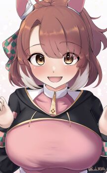 1girl absurdres ahoge animal_ears black_shrug blush bow breasts brown_eyes brown_hair checkered_ribbon commentary_request dantsu_flame_(center_spotlight)_(umamusume) dantsu_flame_(umamusume) ear_covers ear_ornament ear_ribbon hair_between_eyes highres horse_ears horse_girl large_breasts looking_at_viewer multicolored_hair occhahoi open_mouth otomomochi_luca shirt shrug_(clothing) simple_background smile solo tied_shirt umamusume umamusume:_beginning_of_a_new_era white_hair