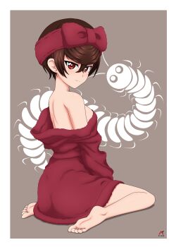 1girl absurdres acrux artist_logo barefoot bathrobe bow breasts brown_hair bug centipede closed_mouth commentary dated english_commentary from_behind full_body girls_und_panzer girls_und_panzer_ribbon_no_musha grey_background hair_bow headband highres japanese_clothes logo looking_at_viewer looking_back medium_breasts off_shoulder red_eyes red_headband short_hair simple_background sitting smile solo tsuruki_shizuka wariza