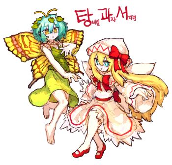 Rule 34 | 2girls, antennae, aqua hair, barefoot, blonde hair, blue eyes, bow, bowtie, butterfly wings, capelet, commentary, dress, eternity larva, fairy, fairy wings, full body, green dress, hat, hat bow, highres, insect wings, korean commentary, korean text, leaf, leaf on head, lily white, long hair, long sleeves, looking at viewer, multiple girls, open mouth, rampa93, red bow, red bowtie, simple background, smile, toes, touhou, translation request, very long hair, white background, white capelet, white dress, white hat, wide sleeves, wings, yellow eyes