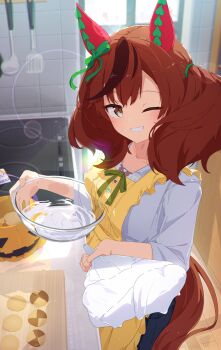 1girl ;d animal_ears apron bow bowl brown_eyes brown_hair commentary_request cookie day ear_bow ear_covers food glass_bowl green_bow green_ribbon grin highres holding holding_bowl holding_spatula horse_ears horse_girl horse_tail indoors jack-o&#039;-lantern kitchen ladle lens_flare looking_at_viewer multicolored_hair neck_ribbon nice_nature_(casual)_(umamusume) nice_nature_(umamusume) one_eye_closed open_mouth ribbon sagen shirt smile solo spatula stove streaked_hair tail two_side_up umamusume white_shirt yellow_apron