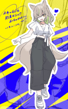 1girl animal_ears breasts cargo_pants colored_inner_hair commentary_request crop_top cropped_shirt fox_ears fox_girl fox_tail full_body green_hair grey_hair high-waist_pants highres indie_virtual_youtuber jewelry kitsune medium_breasts medium_hair midriff multicolored_hair multiple_tails necklace one_eye_closed open_mouth pants samon_shana samon_shana_(vtuber) shoes smile sneakers solo tail translation_request two-tone_hair virtual_youtuber white_shoes yellow_eyes zoom_layer