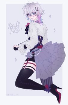 1boy absurdres androgynous black_gloves black_shorts blue_eyes blue_hair blush boots border bow bowtie corset eyelashes flower frilled_shirt frilled_skirt frills from_behind gavis_bettel gloves grey_background grey_hair hair_between_eyes hair_ornament hairpin heterochromia high_heel_boots high_heels highres holostars holostars_english jch3lles jewelry lipgloss long_sleeves looking_at_viewer male_focus medium_hair multicolored_hair multiple_hairpins open_mouth partially_fingerless_gloves phantom_(gavis_bettel) pink_eyes pink_hair pink_lips purple_corset red_flower red_rose rose shirt shorts skirt sparkle thick_eyelashes thigh_boots thigh_strap thighs twitter_username virtual_youtuber visual_kei white_border white_shirt