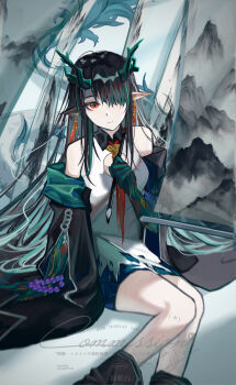 1girl absurdres arknights bead_bracelet beads black_hair bracelet colored_skin cydar dragon_girl dragon_horns dragon_tail dusk_(arknights) earrings eastern_dragon_tail green_hands green_horns green_skin hair_over_one_eye highres horns jewelry long_hair multicolored_hair pointy_ears red_eyes solo streaked_hair tail tassel tassel_earrings