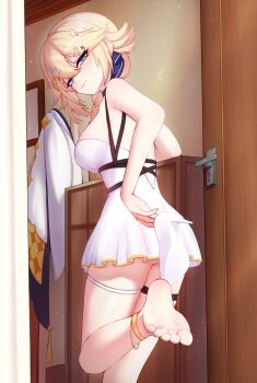 1girl absurdres ass_peek barefoot blonde_hair blue_eyes blush breasts cgator commentary dress english_commentary feet feet_up foot_focus hair_between_eyes hair_ornament highres kaneko_lumi large_breasts leg_up legs looking_at_viewer looking_back phase_connect presenting_foot smile soles solo standing standing_on_one_leg toes virtual_youtuber white_dress