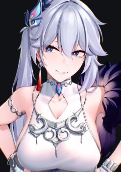 1girl absurdres armlet bare_shoulders black_background blue_eyes breasts cleavage_cutout clothing_cutout commentary_request earrings grey_hair grin highres honkai:_star_rail honkai_(series) jewelry korean_commentary large_breasts long_hair looking_to_the_side necklace pyeong_il simple_background sleeveless smile solo upper_body yao_guang_(honkai:_star_rail)