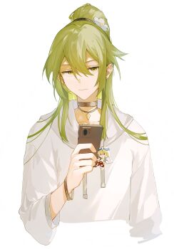 1other androgynous bracelet cellphone character_charm charm_(object) chinese_commentary choker commentary_request cropped_torso earrings enkidu_(fate) fate/grand_order fate_(series) gilgamesh gilgamesh_(caster)_(fate) gilgamesh_(fate) green_eyes green_hair hair_between_eyes highres holding holding_phone hood hoodie jewelry long_hair other_focus phone ponytail sili5291 simple_background smartphone smile solo white_background white_hoodie