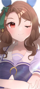 1girl absurdres animal_ears blush bow bowtie brown_hair closed_mouth commentary_request highres horse_ears horse_girl horseshoe_ornament king_halo_(umamusume) kurumiya_(krmy_p) one_eye_closed purple_shirt red_eyes sailor_collar school_uniform shirt simple_background smile solo tracen_school_uniform umamusume upper_body white_background white_bow white_bowtie white_sailor_collar