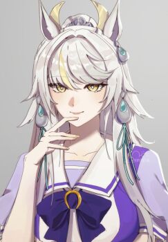 1girl animal_ears artist_logo bow bowtie breasts closed_mouth commentary cosplay english_commentary genshin_impact grey_background grey_hair hair_ornament hand_up highres horse_ears horse_girl kemonomimi_mode logo long_hair looking_at_viewer multicolored_hair nail_polish purple_bow purple_bowtie purple_shirt sailor_collar school_uniform serafuku shirt short_sleeves simple_background smile solo streaked_hair summer_uniform symphxia tracen_school_uniform umamusume upper_body white_sailor_collar yellow_eyes yellow_nails zibai_(genshin_impact)