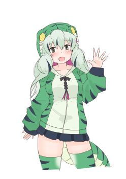 1girl black_bow black_bowtie black_hair black_skirt black_trim blush boomslang_(kemono_friends) bow bowtie cowboy_shot green_eyes green_hair green_hoodie green_thighhighs hair_between_eyes highres hood hood_up hoodie kemono_friends long_hair multicolored_hair multicolored_hoodie mushroom_fall open_mouth pleated_skirt print_hoodie print_thighhighs sidelocks skirt smile snake_girl snake_print snake_tail solo tail thighhighs waving white_hoodie zettai_ryouiki
