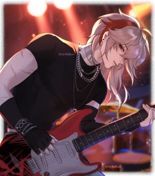 1boy alternate_costume bandaged_neck bandages black_gloves black_shirt blurry blurry_background covered_pectorals detached_sleeves earrings electric_guitar fender_stratocaster fingerless_gloves genshin_impact gloves grey_hair guitar hair_between_eyes highres illa_ohara instrument jewelry kaedehara_kazuha looking_at_viewer male_focus multicolored_hair multiple_necklaces parted_lips pectorals red_eyes red_hair scar scar_on_arm shirt solo streaked_hair teeth two-tone_hair