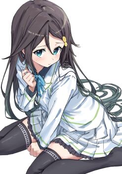 1girl black_thighhighs blue_bow blue_bowtie blush bow bowtie brown_hair closed_mouth commentary double-parted_bangs feet_out_of_frame frilled_skirt frills green_eyes hair_between_eyes hand_up highres izumi_reina long_hair looking_at_viewer musaigen_no_phantom_world pleated_skirt shinshin_(ssnsn_oekaki) shirt simple_background sitting skirt solo thighhighs wariza white_background white_shirt white_skirt zettai_ryouiki