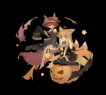 2girls absurdres animal_ears arknights black_background black_dress blonde_hair chinese_commentary commentary_request dress fox_ears fox_girl fox_tail green_eyes hair_ornament highres kitsune multiple_girls multiple_tails shamare_(arknights) shio_(shiofeifei) skull_hair_ornament suzuran_(arknights) tail thighhighs