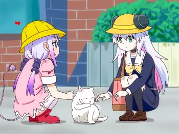 2girls alma-chan_wa_kazoku_ni_naritai alma_(alma-chan_wa_kazoku_ni_naritai) cat hat kanna_kamui kobayashi-san_chi_no_maidragon multiple_girls white_hair yellow_hat