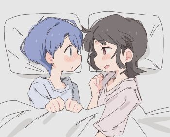 2girls amakazari_eri bed_sheet black_hair blanket blue_eyes blue_hair blue_shirt blush blush_stickers city_(arawi_keiichi) closed_mouth commentary covering_with_blanket eye_contact from_side highres looking_at_another makabe_matsuri multiple_girls on_bed open_mouth pillow pink_eyes pink_shirt shirt short_hair sidelocks very_short_hair wichimi wide-eyed yuri