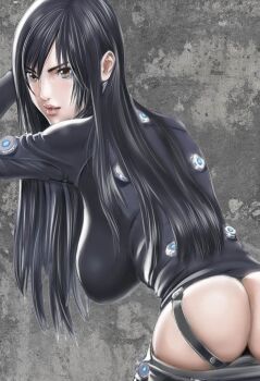 1girl ass backboob black_hair breasts brown_eyes gantz gantz_suit highres large_breasts leaning_forward lips long_hair looking_at_viewer looking_back oku_hiroya parted_lips pink_lips shimohira_reika solo yellow_eyes