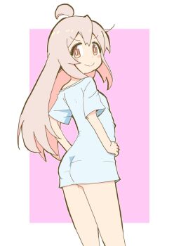 1girl ahoge ass blush_stickers breasts brown_hair full_body hands_on_own_hips long_sleeves looking_at_viewer looking_back no_pants onii-chan_wa_oshimai! oyama_mahiro pink_background pink_hair shirt short_sleeves simple_background small_breasts smile solo t-shirt white_shirt zubatto_(makoto)