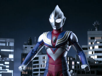 1boy alien armor blue_sky breastplate building city city_lights cityscape clenched_hands color_timer colored_skin commentary compound_eyes crystal dorsal_fin figure_(medium) forehead_jewel giant giant_male glowing glowing_eyes gradient_sky highres looking_at_viewer love894anon male_focus multicolored_skin night no_pupils outdoors pectorals photo_(medium) purple_skin red_skin sh_figuarts silver_skin sky solo standing tokusatsu toned toned_male ultra_series ultraman_tiga ultraman_tiga_(multi_type) ultraman_tiga_(series) upper_body white_eyes wrinkled_skin