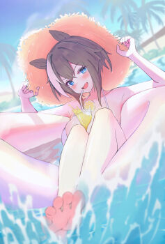1girl ??!_(user_xkkz3255) alternate_costume animal_ears arms_up barefoot beach between_breasts bikini blue_eyes blurry blurry_background breasts brown_hair cheval_grand_(umamusume) cleavage commentary_request cup day drinking_straw feet food fruit hair_between_eyes hat highres horse_ears horse_girl innertube large_breasts legs lemon lemon_slice multicolored_hair ocean open_mouth outdoors palm_tree short_hair smile soles solo straw_hat streaked_hair sun_hat swim_ring swimsuit toes tree umamusume water white_bikini white_hair