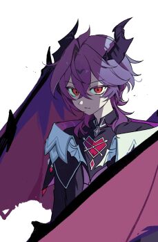 1boy black_capelet black_horns black_jacket black_shirt black_wings capelet closed_mouth colored_eyelashes crossed_bangs dragon_boy dragon_horns dragon_wings durin_(genshin_impact) expressionless genshin_impact hair_between_eyes highres horns jacket long_sleeves looking_at_viewer male_focus medium_hair open_clothes open_jacket purple_hair purple_shirt red_eyes shirt simple_background single_hair_intake solo ttuyer0 upper_body white_background wings