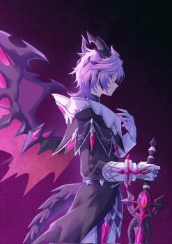 1boy belt black_belt black_capelet black_horns black_jacket bright_pupils capelet closed_mouth colored_eyelashes corrupted_twitter_file cowboy_shot dragon_boy dragon_horns dragon_tail dragon_wings erzplubdduik93g festering_desire_(genshin_impact) genshin_impact gloves gradient_background hair_between_eyes hand_up hashtag-only_commentary highres holding holding_sword holding_weapon horns jacket long_sleeves looking_at_viewer male_focus medium_hair mini_durin_(genshin_impact) mini_durin_(human)_(genshin_impact) profile purple_background purple_hair red_eyes sideways_glance sleeve_cuffs solo standing sword tail weapon white_gloves white_pupils wings