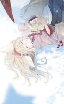 1girl animal_ears arknights black_hakama blonde_hair closed_eyes fox fox_ears fox_girl fox_tail hairband hakama hakama_skirt happy highres hjm_matsukasa japanese_clothes kimono lying official_alternate_costume on_back pink_kimono red_hairband skirt smile snow solo suzuran_(arknights) suzuran_(yukibare)_(arknights) tail
