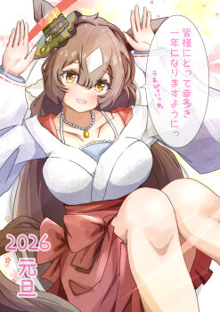 1girl absurdres animal_ears blush breasts brown_eyes brown_hair collarbone commentary_request double-parted_bangs ear_ornament hair_between_eyes hakama hakama_skirt highres horse_ears horse_girl horse_tail japanese_clothes jewelry kimono large_breasts long_hair long_sleeves looking_at_viewer miko multicolored_hair necklace open_mouth pearl_necklace red_hakama satono_diamond_(umamusume) skirt smile solo speech_bubble streaked_hair sugi_(user_nash8444) tail umamusume very_long_hair white_kimono