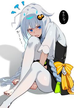 1girl ahoge between_legs blue_eyes bow braid check_commentary clenched_teeth commentary_request frown gel_(nukoleg) hair_ornament hand_between_legs highres kizuna_akari long_hair looking_at_viewer no_shoes orange_bow sitting solo speech_bubble teeth thighhighs toeless_legwear translation_request twin_braids voiceroid white_thighhighs