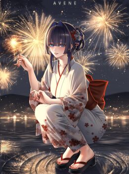 1girl aerial_fireworks alternate_costume alternate_hairstyle avene_chan black_hair blue_eyes blue_hair blunt_bangs blunt_ends colored_inner_hair commentary english_commentary feet fireworks floral_print floral_print_kimono flower full_body hair_flower hair_intakes hair_ornament highres hololive hololive_english japanese_clothes kimono looking_at_viewer multicolored_hair nail_polish night night_sky obi on_water open_mouth ouro_kronii outdoors print_kimono red_nails red_sash sandals sash sharp_toenails short_hair short_hair_with_long_locks sky smile solo squatting toenails toes virtual_youtuber water white_kimono