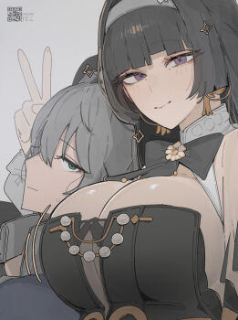 1girl astra_yao astra_yao_(chandelier) azz0422 black_hair breasts commentary green_eyes grey_hair highres large_breasts purple_eyes qr_code smile symbol-only_commentary upper_body v wise_(zenless_zone_zero) zenless_zone_zero
