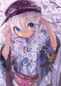 1girl absurdres alternate_costume black_hat blue_eyes closed_mouth commentary flat_cap fur-trimmed_kimono fur_trim hair_between_eyes hat hibiki_(kancolle) highres japanese_clothes kaamin_(mariarose753) kantai_collection kimono l_hand long_hair looking_at_viewer obi sash solo upper_body white_hair wide_sleeves